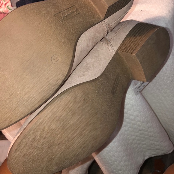 American Eagle Odelia Buckle Suede Boot Blush - Picture 6 of 7